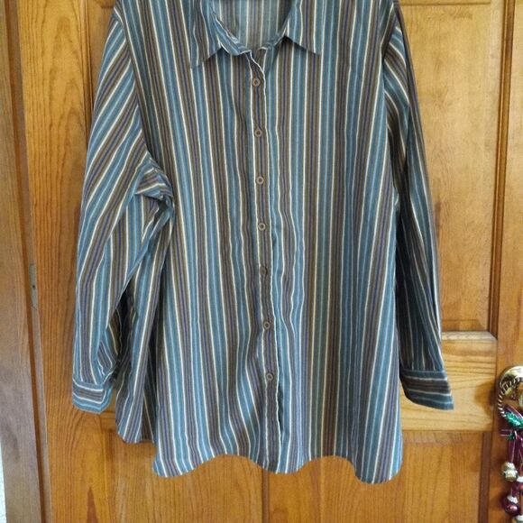 Roman's Button Down Long sleeve Shirt - Picture 2 of 6